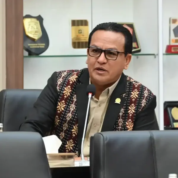 Anggota Badan Legislasi  Baleg  DPR RI Umbu Kabunang Rudi Yanto Hunga dalam Rapat Dengar Pendapat Um20260518143132