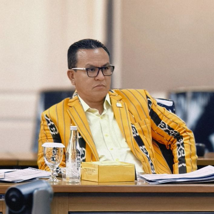 Umbu Rudi Kabunang DPR RI 1